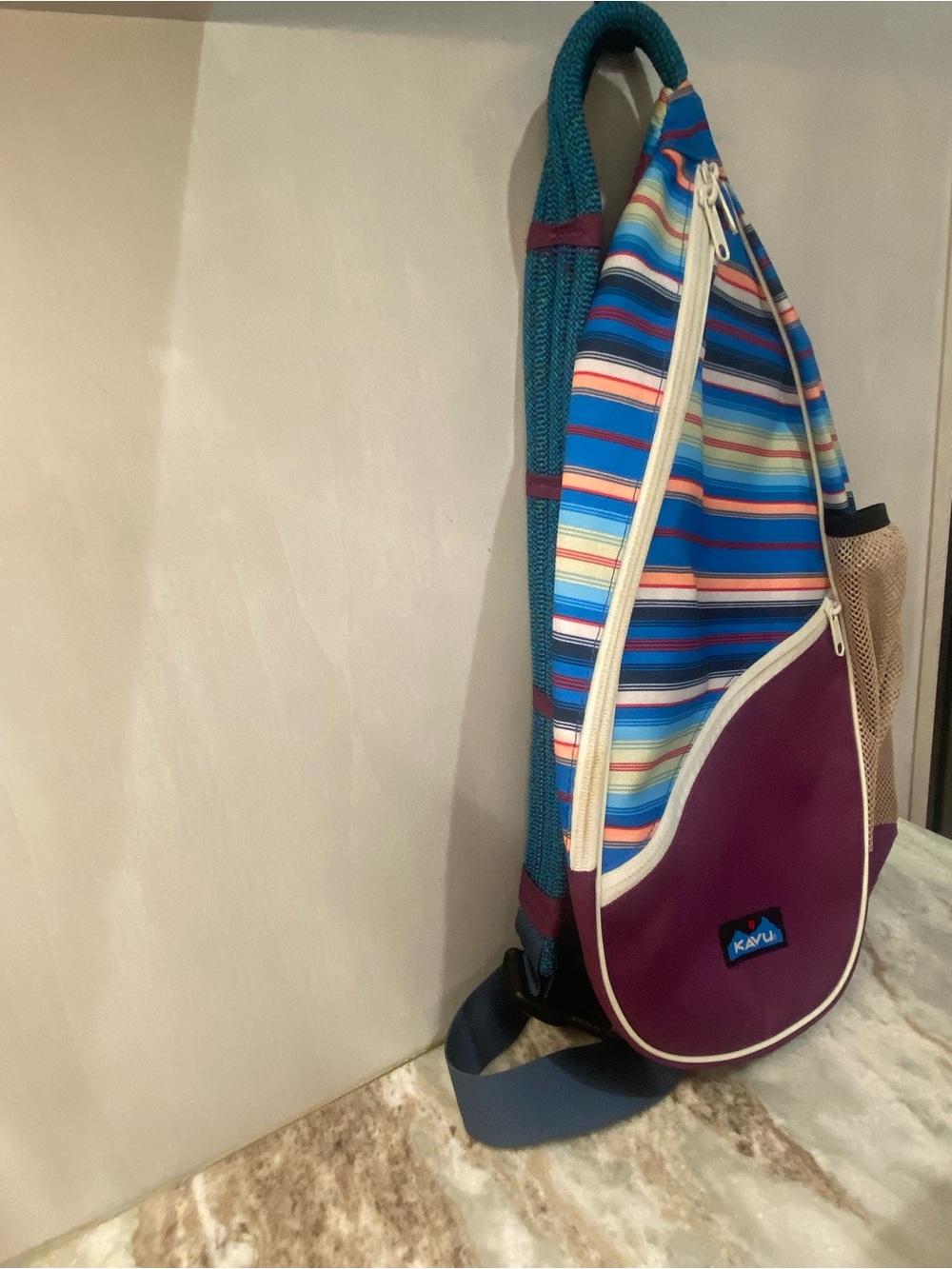 KAVU Paxton Pack Sling Bag Coastline Blanket - Picture 3 of 14